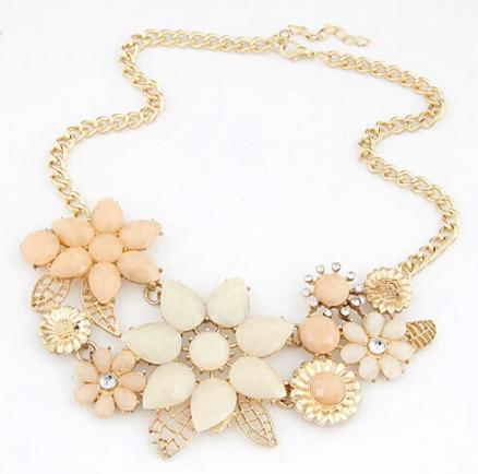 Gold Plated Flower Necklace artificial imitation fashion jewellery online